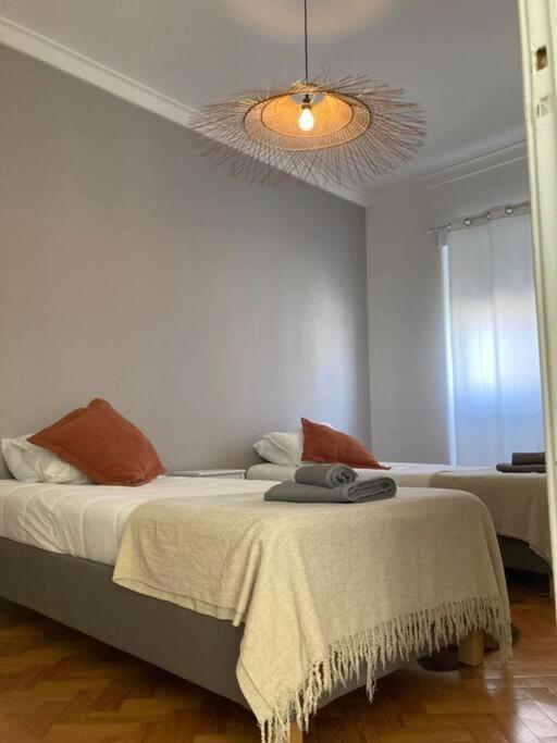 Apartamento Bem Localizado Para Familias & Amigos Lisbon Exterior photo