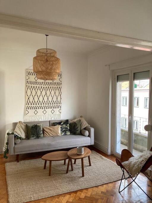 Apartamento Bem Localizado Para Familias & Amigos Lisbon Exterior photo