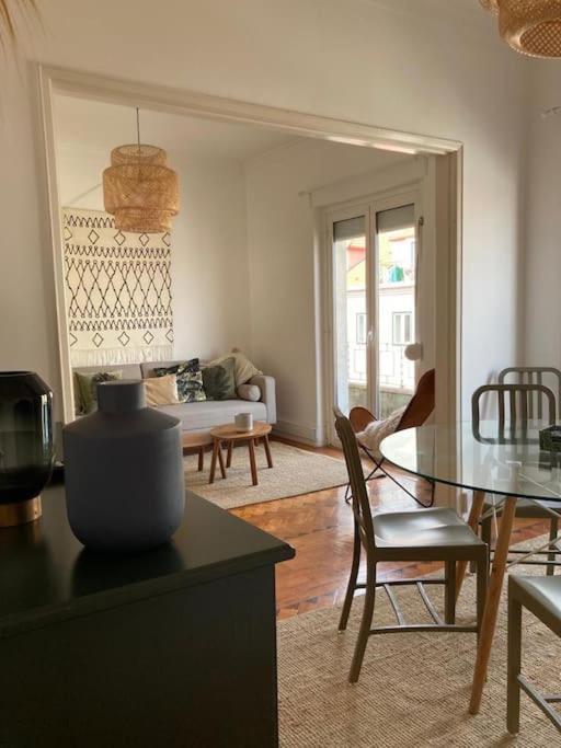 Apartamento Bem Localizado Para Familias & Amigos Lisbon Exterior photo